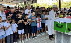 Çanakkale'de çocuklar 9 yaşındaki arkadaşları için saf tuttu