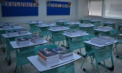 MEB'in ücretsiz ders kitapları okullardaki yerini aldı