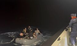 Çanakkale açıklarında 4'ü çocuk 14 kişi kurtarıldı