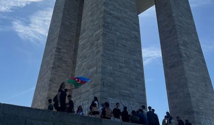 Tarihi Gelibolu Yarımadası'nda bulunan Azerbaycan Anıtı'nda şehitler için anma etkinliği düzenlendi