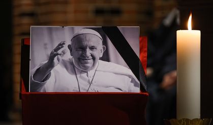 Papa'nın odaları mühürlendi ve makamın boş olduğu ilan edildi