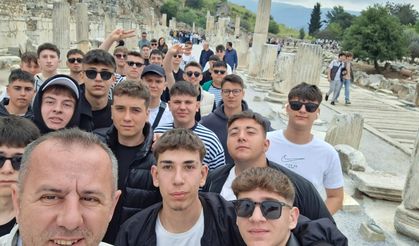 Bigalı öğrenciler Ege’nin kalbinde tarihe yolculuk yaptı!