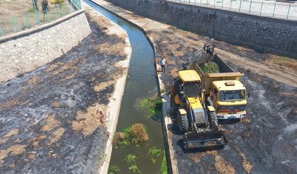 Gümüşçay’da Temizlik Seferberliği: Kanallar Temizlendi