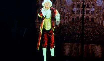 Mozart, hologram teknolojisiyle yeniden hayat buldu