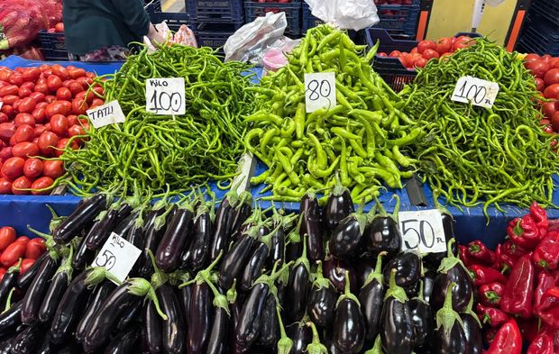 Biga’da pazarın nabzı tutuldu: Hangi ürün kaç lira?