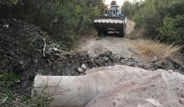 Çanakkale Biga’da kış öncesi köy yollarında yoğun altyapı çalışması