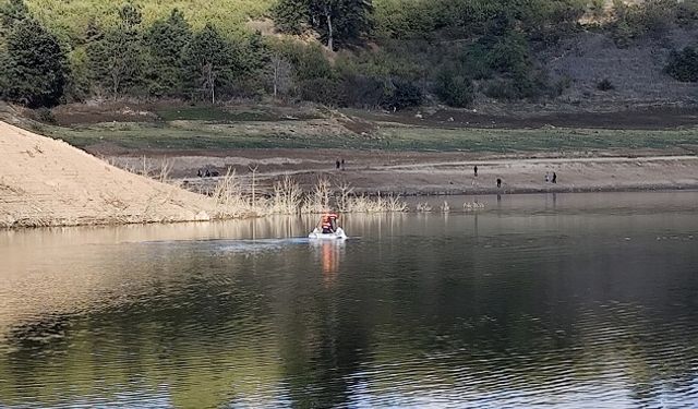 Baraja düşen otomobilin sürücüsü hayatını kaybetti