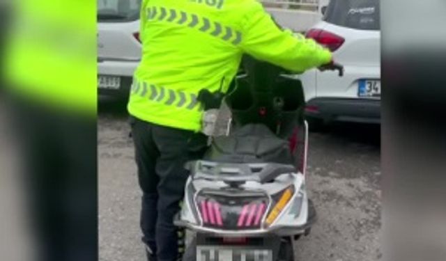 Abartı egzozlu motosiklet kullanan sürücüye 7 bin 129 lira ceza