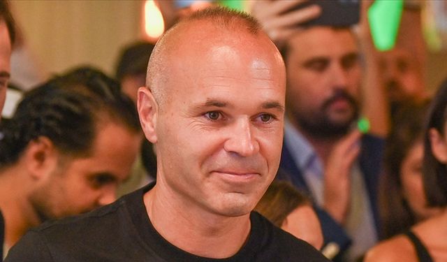 Iniesta, "El Clasico" gösteri maçıyla Tokyo'da emekliliğini kutlayacak