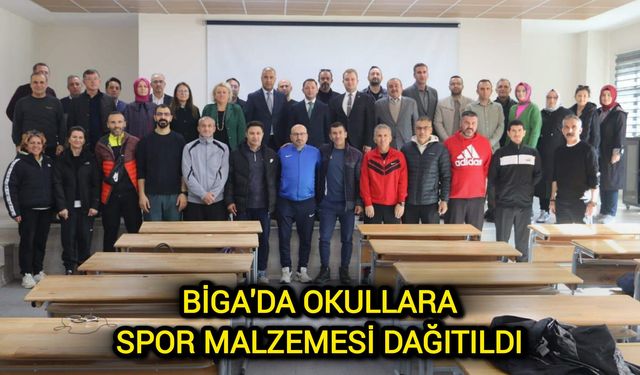 Çanakkale Biga'da okullara spor malzemesi dağıtıldı