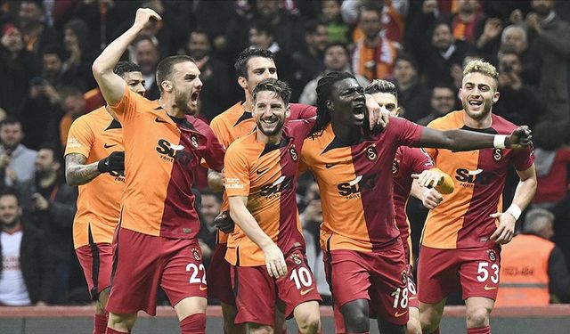 Galatasaraylı eski yıldız, futbolu bıraktı