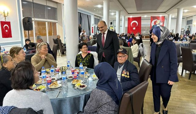 Gelibolu Kaymakamı Abacı şehit aileleri ve gazilerle iftar yaptı