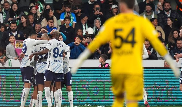 Fenerbahçe deplasmanda 4 golle kazandı