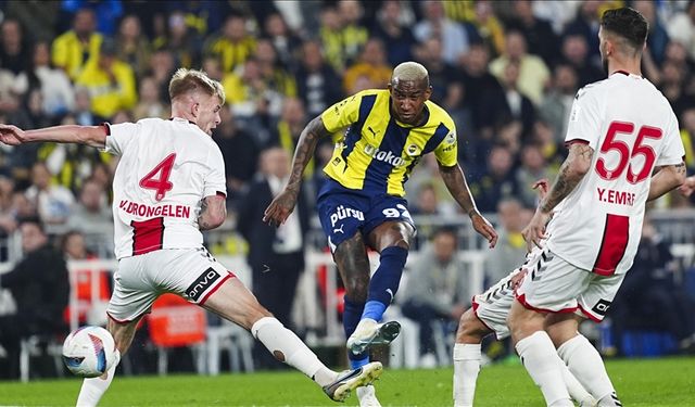 Fenerbahçe şampiyonluk yarışında Samsunspor'a takıldı