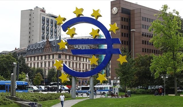 Avrupa Merkez Bankası üç temel politika faizini düşürdü