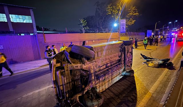 Kaldırıma çarpan otomobildeki kadın öldü