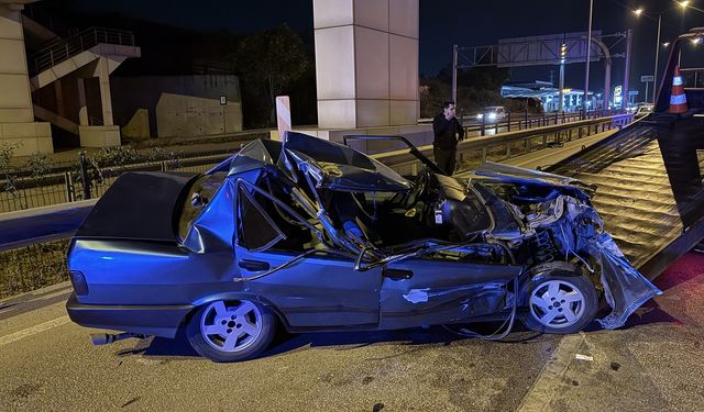 Arkadan çarpan otomobilin sürücüsü ağır yaralandı