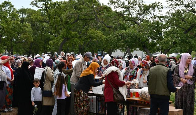 Bozlar Köyü'nde hayır sofrası kuruldu, gönüller birleşti