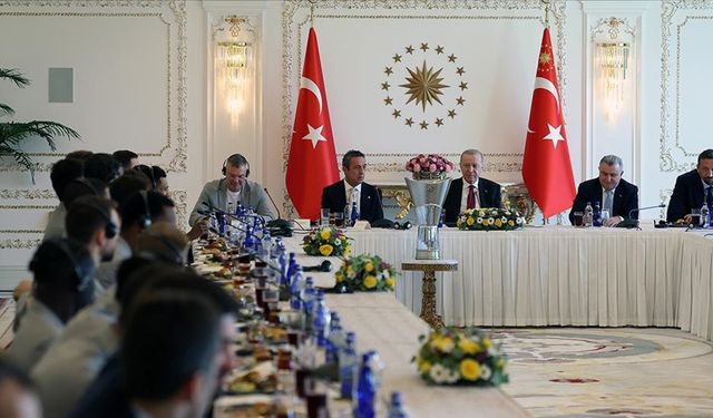 Cumhurbaşkanı Erdoğan, THY Avrupa Ligi şampiyonu Fenerbahçe Beko takımını kabul etti