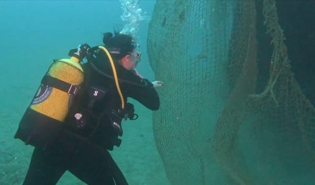 Denizden 1,5 ton hayalet ağ çıkarıldı