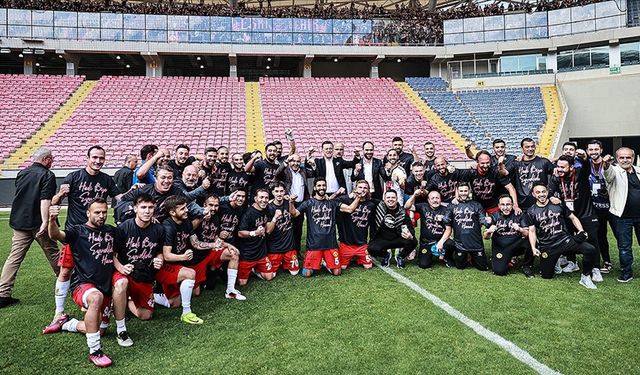 Eskişehirspor, profesyonel lige döndü