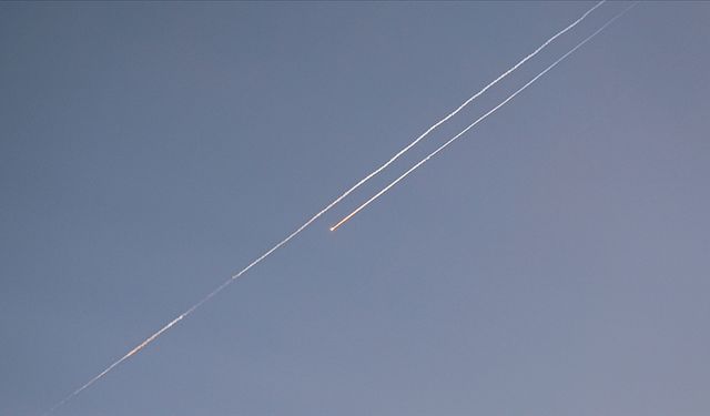 İsrail, İran'da füze rampalarını vurduğunu açıkladı
