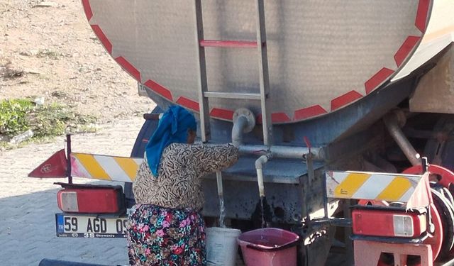 21. Yüzyılda Bu da Oldu: Mahalle Susuz, Çözüm Tanker!