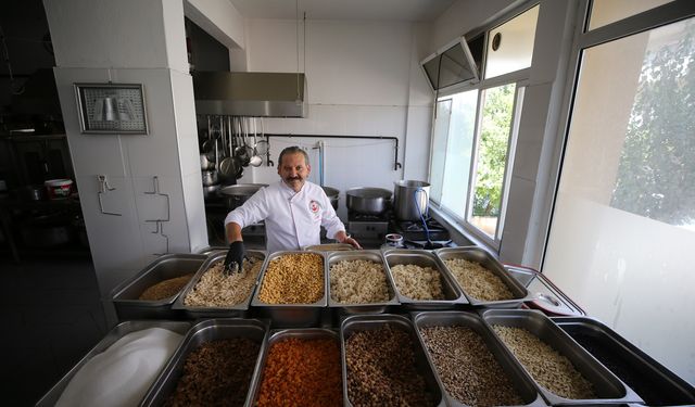 Çanakkale’de aşure kazanları bereket için kaynıyor