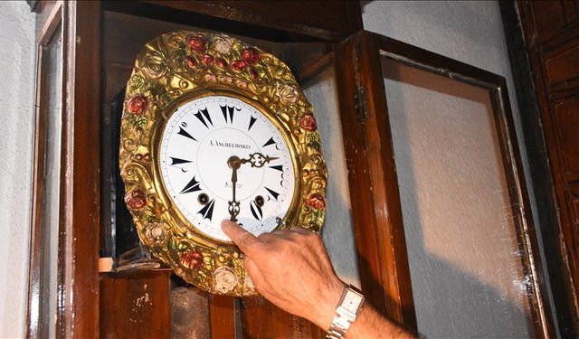 140 yıllık kurmalı saat zamana tanıklık ediyor