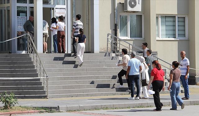 MEB Akademi Giriş Sınavı'nın ilk oturumu başladı