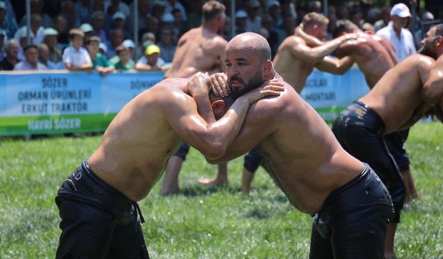 Tarihi Namazgah Yağlı Pehlivan Güreşleri, Kocaeli'de başladı