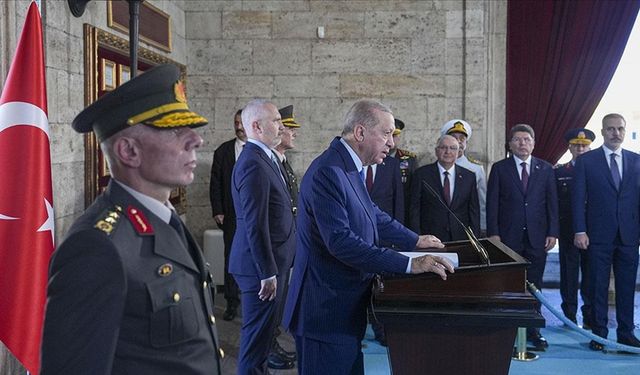 “Milletimizin istikbalini güvenceye alacak tarihi adımlar atıyoruz”