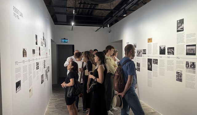 "Robert Capa-Gerçek En İyi Fotoğraftır" sergisi Ara Güler Müzesi'nde açıldı