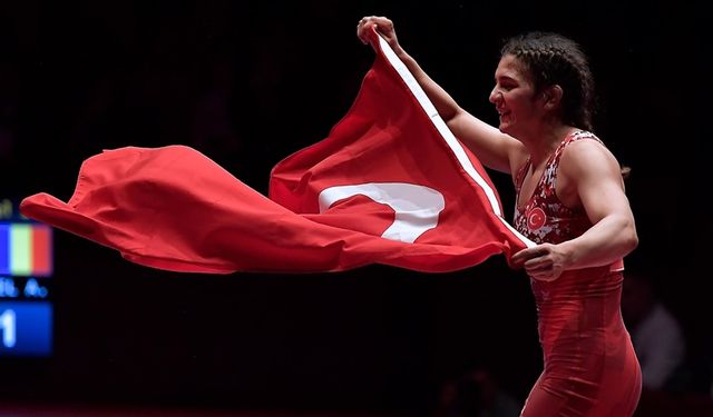 Nesrin Baş, Dünya Şampiyonası'nda gümüş madalya aldı