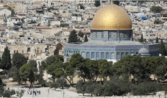 Fanatik Yahudiler, Mescid-i Aksa'ya baskın düzenledi