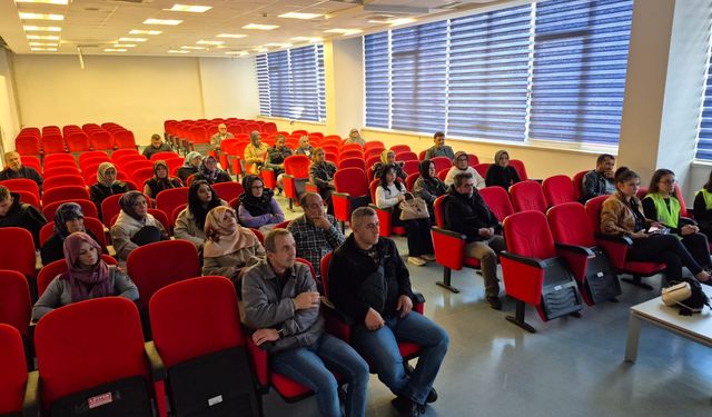 Çanakkale'de Yeşilay bağımlılık eğitimi konusunda eğitim verdi