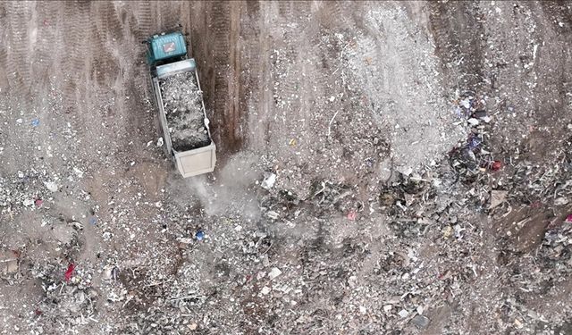 Depremde 35 kişinin öldüğü Ezgi Apartmanı'na ilişkin yargılama sürdü