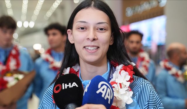 Milli tekvandocu Elif Sude Akgül, dünya ikincisi oldu