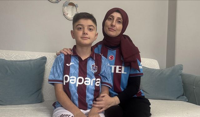 DMD hastası Yavuz, futbol oynama hayali kurduğu Onuachu ile sahaya çıktı