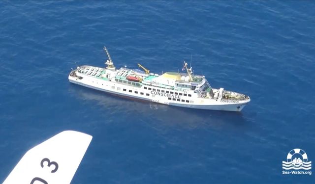Özgürlük Filosu Koalisyonu'nun Vicdan gemisi Girit açıklarında