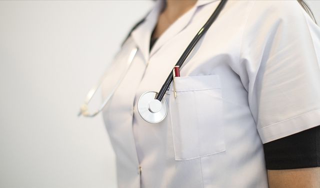 26 bin 673 sağlık personeli alınacak