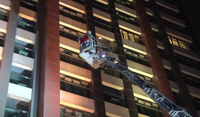 Bir otelde çıkan yangında 4 kişi dumandan etkilendi