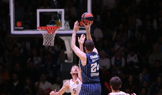 Anadolu Efes: 74 - Bayern Münih: 72