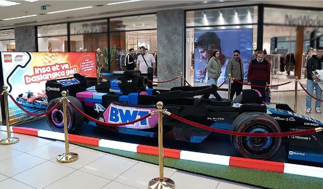 400 bin "lego" parçasıyla yapılan Formula 1 aracı sergileniyor