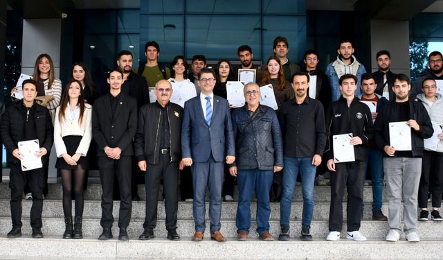 ÇOMÜ Geleceğin Pilotlarını Yetiştiriyor