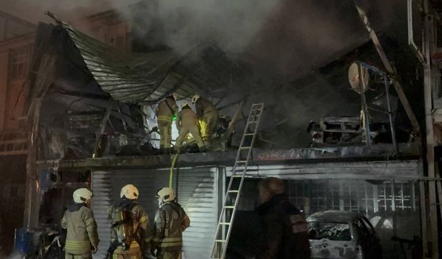 Oto sanayi sitesinde yangın