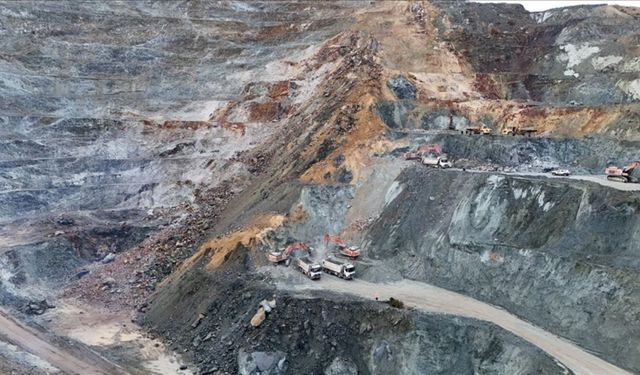 Göçük altında kalan şantiye müdürünü arama çalışmaları 25 gündür sürüyor