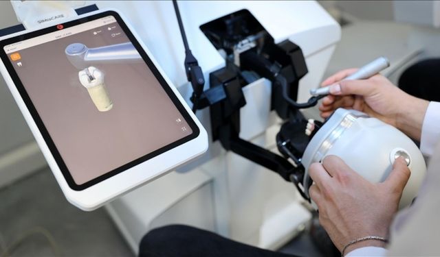 Diş hekimi adayları gerçek klinik deneyimi yaşıyor