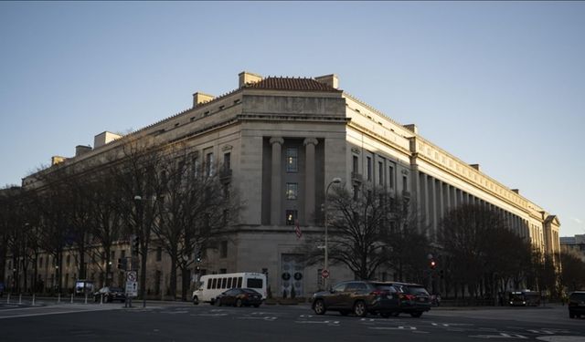 “Epstein dosyalarındaki Trump'a ait tüm materyaller yayınlanacak”