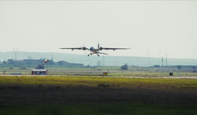 AKINCI'dan fırlatılan TÜBİTAK SAGE'nin milli mühimmatları hedefi tam isabetle vurdu